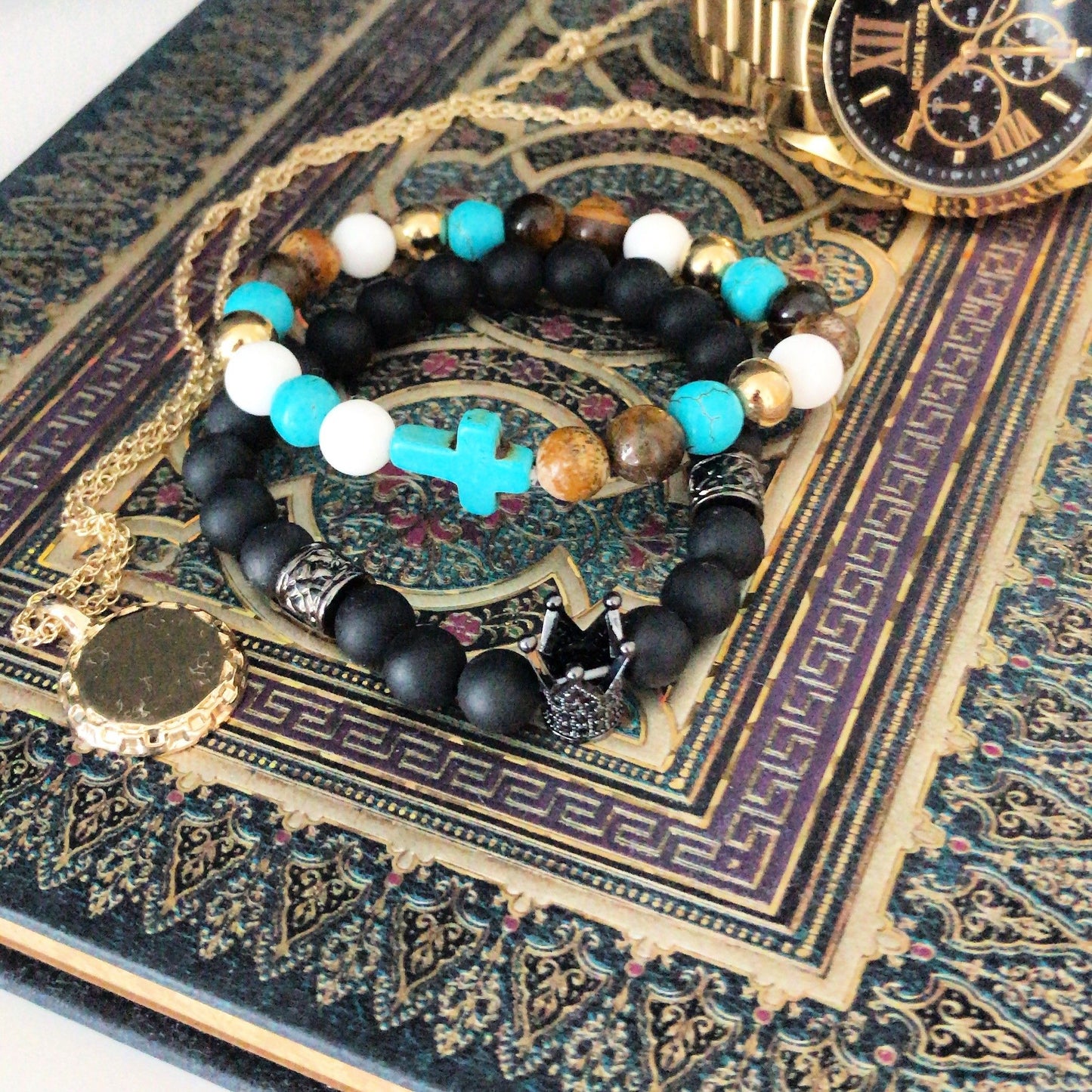 Crystal Crown / Black Agate - Gemstone Bracelet